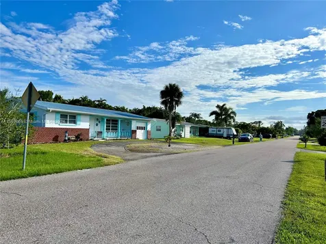 823 Lake Mcgregor Drive Fort Myers FL 33919
