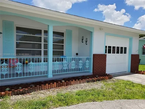 823 Lake Mcgregor Drive Fort Myers FL 33919