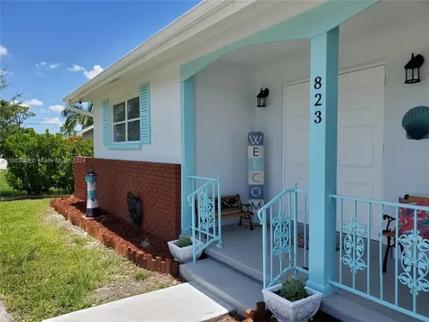 823 Lake Mcgregor Drive Fort Myers FL 33919