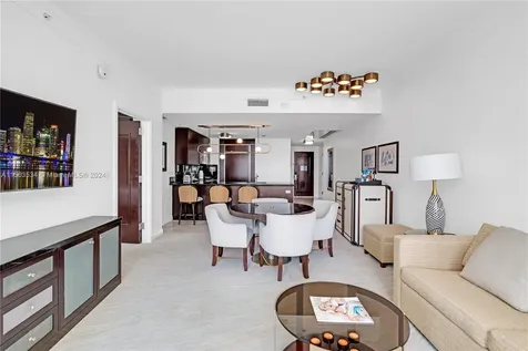 4391 Collins Avenue Miami Beach FL 33140