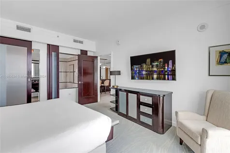 4391 Collins Avenue Miami Beach FL 33140