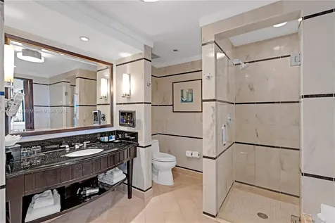 4391 Collins Avenue Miami Beach FL 33140