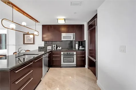 4391 Collins Avenue Miami Beach FL 33140