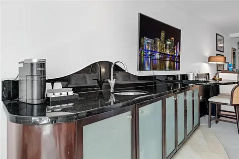 4391 Collins Avenue Miami Beach FL 33140