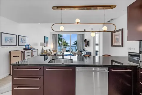 4391 Collins Avenue Miami Beach FL 33140