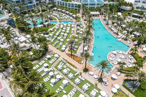 4391 Collins Avenue Miami Beach FL 33140