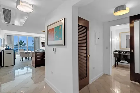 4391 Collins Avenue Miami Beach FL 33140