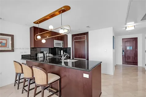 4391 Collins Avenue Miami Beach FL 33140