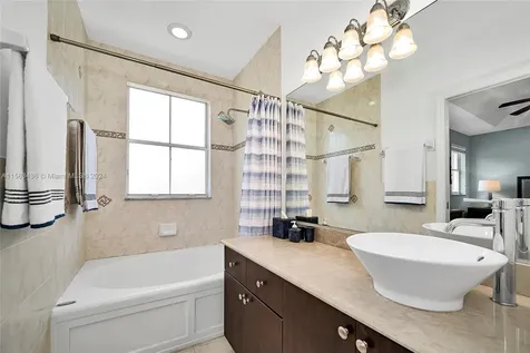 11424 NW 43rd Terrace Doral FL 33178