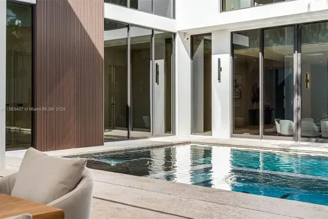 7320 Erwin Road Miami FL 33143