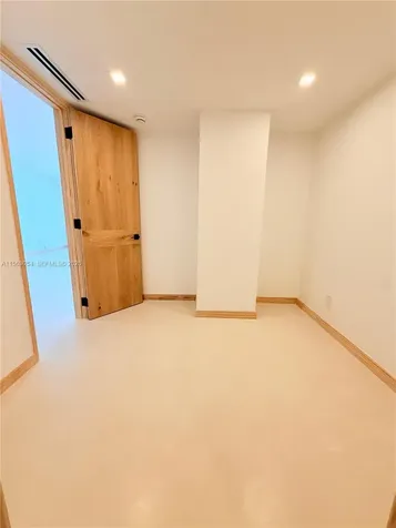 100 Lincoln Road Miami Beach FL 33139