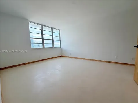100 Lincoln Road Miami Beach FL 33139