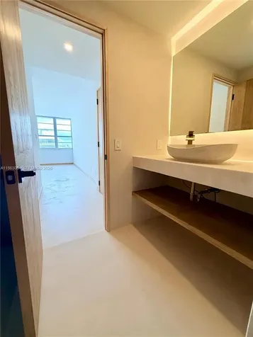 100 Lincoln Road Miami Beach FL 33139