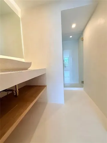 100 Lincoln Road Miami Beach FL 33139