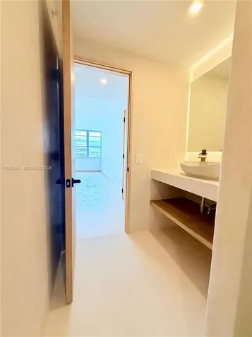 100 Lincoln Road Miami Beach FL 33139
