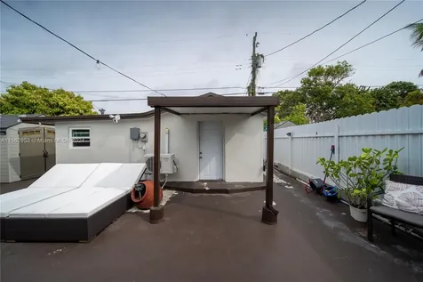 875 E 29th Street Hialeah FL 33013