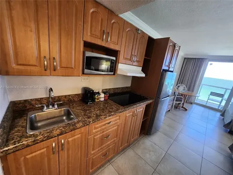 19201 Collins Avenue Sunny Isles Beach FL 33160