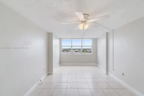 4675 W 18th Court Hialeah FL 33012