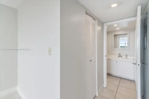 4675 W 18th Court Hialeah FL 33012