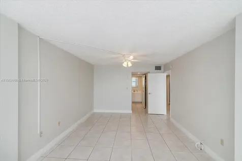 4675 W 18th Court Hialeah FL 33012