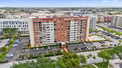 4675 W 18th Court Hialeah FL 33012