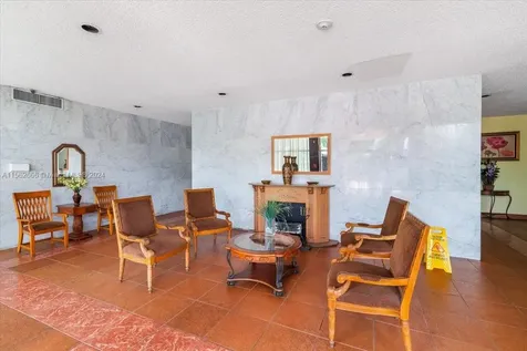 4675 W 18th Court Hialeah FL 33012