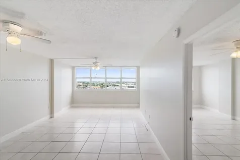 4675 W 18th Court Hialeah FL 33012
