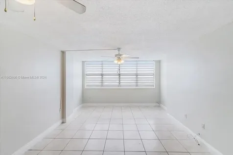 4675 W 18th Court Hialeah FL 33012