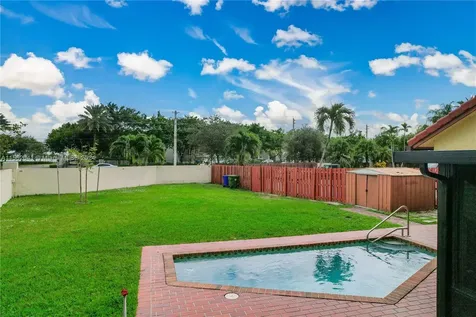 11301 SW 4th Street Pembroke Pines FL 33025