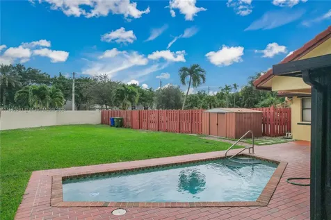 11301 SW 4th Street Pembroke Pines FL 33025