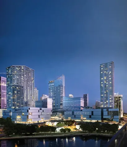 68 SE 6th Street Miami FL 33131