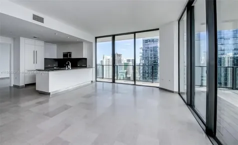 68 SE 6th Street Miami FL 33131
