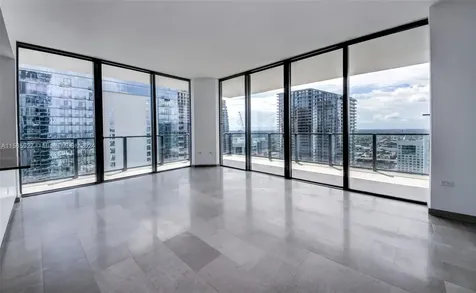 68 SE 6th Street Miami FL 33131