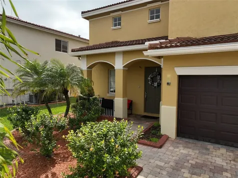 960 NW 204th Street Miami Gardens FL 33169