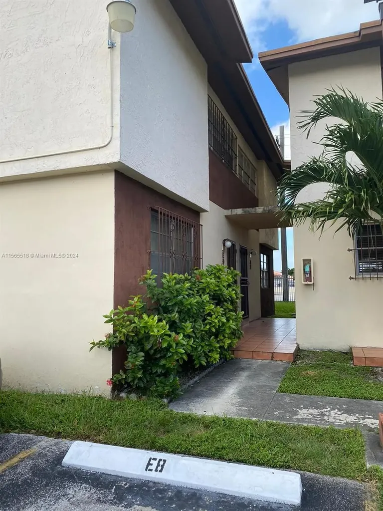 10 SW 108th Avenue Sweetwater FL 33174