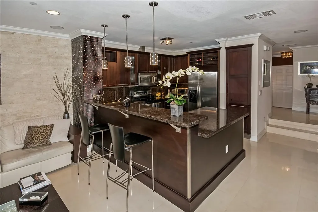 10 SW 108th Avenue Sweetwater FL 33174
