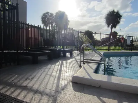 10 SW 108th Avenue Sweetwater FL 33174
