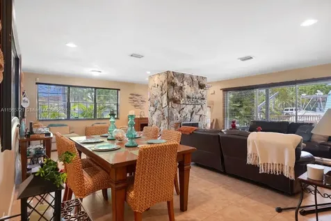 12735 Ixora Road North Miami FL 33181-2313