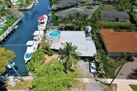 12735 Ixora Road North Miami FL 33181-2313
