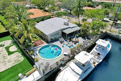 12735 Ixora Road North Miami FL 33181-2313