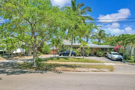 12735 Ixora Road North Miami FL 33181-2313