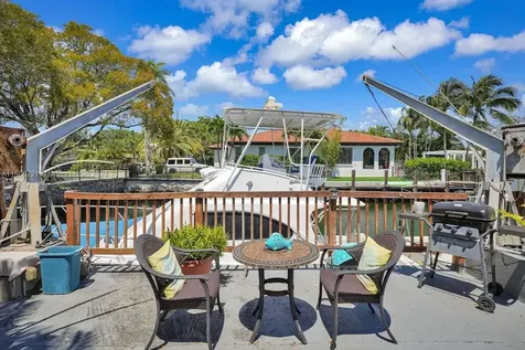 12735 Ixora Road North Miami FL 33181-2313