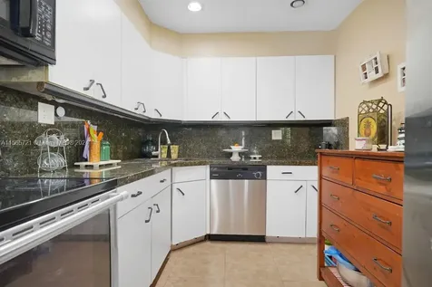 12735 Ixora Road North Miami FL 33181-2313