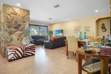 12735 Ixora Road North Miami FL 33181-2313