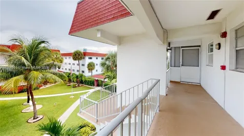 580 Egret Drive Hallandale Beach FL 33009