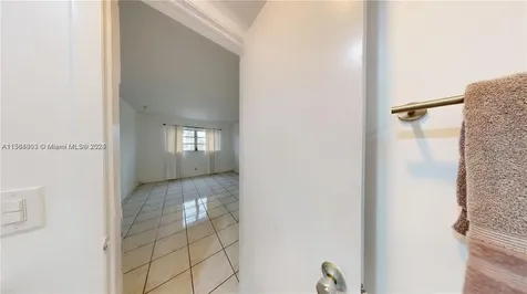 580 Egret Drive Hallandale Beach FL 33009