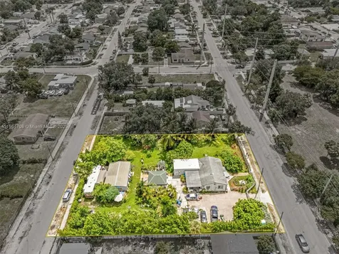 2647 NW 87th Street Miami FL 33147