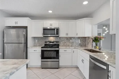 971 NW 79th Terrace Plantation FL 33324