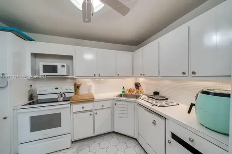 2750 NE 183rd Street Aventura FL 33160