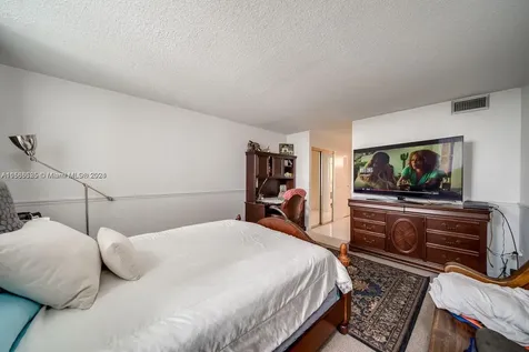 2750 NE 183rd Street Aventura FL 33160